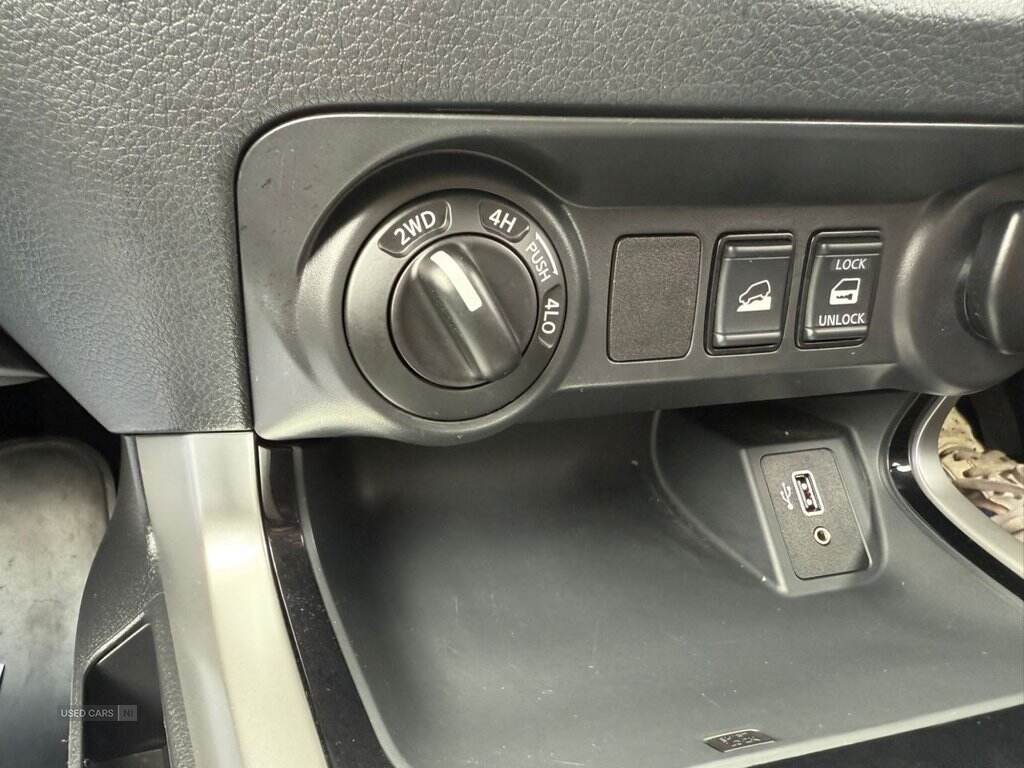 May 2021 Nissan Navara Double Cab Pick Up Tekna 2.3dCi 190 TT 4WD Auto