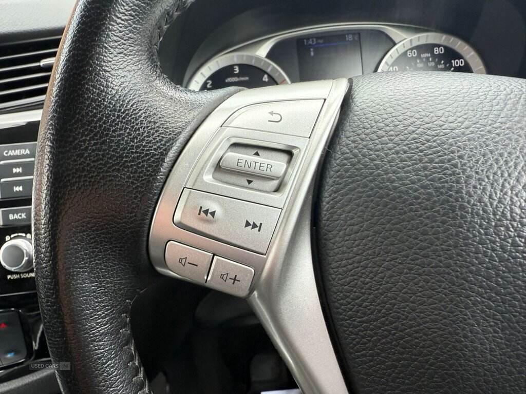 May 2021 Nissan Navara Double Cab Pick Up Tekna 2.3dCi 190 TT 4WD Auto
