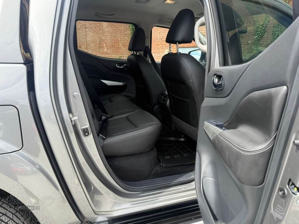May 2021 Nissan Navara Double Cab Pick Up Tekna 2.3dCi 190 TT 4WD Auto