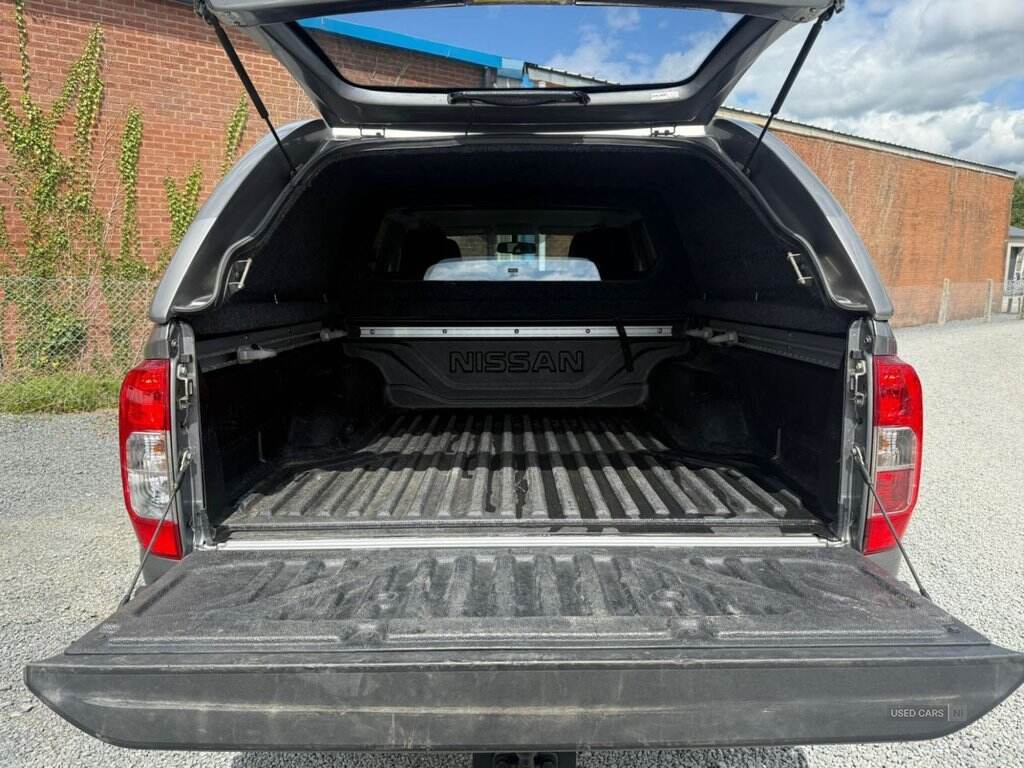 May 2021 Nissan Navara Double Cab Pick Up Tekna 2.3dCi 190 TT 4WD Auto