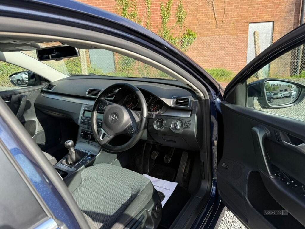 Apr 2011 Volkswagen Passat 1.6 TDI Bluemotion Tech SE 5dr