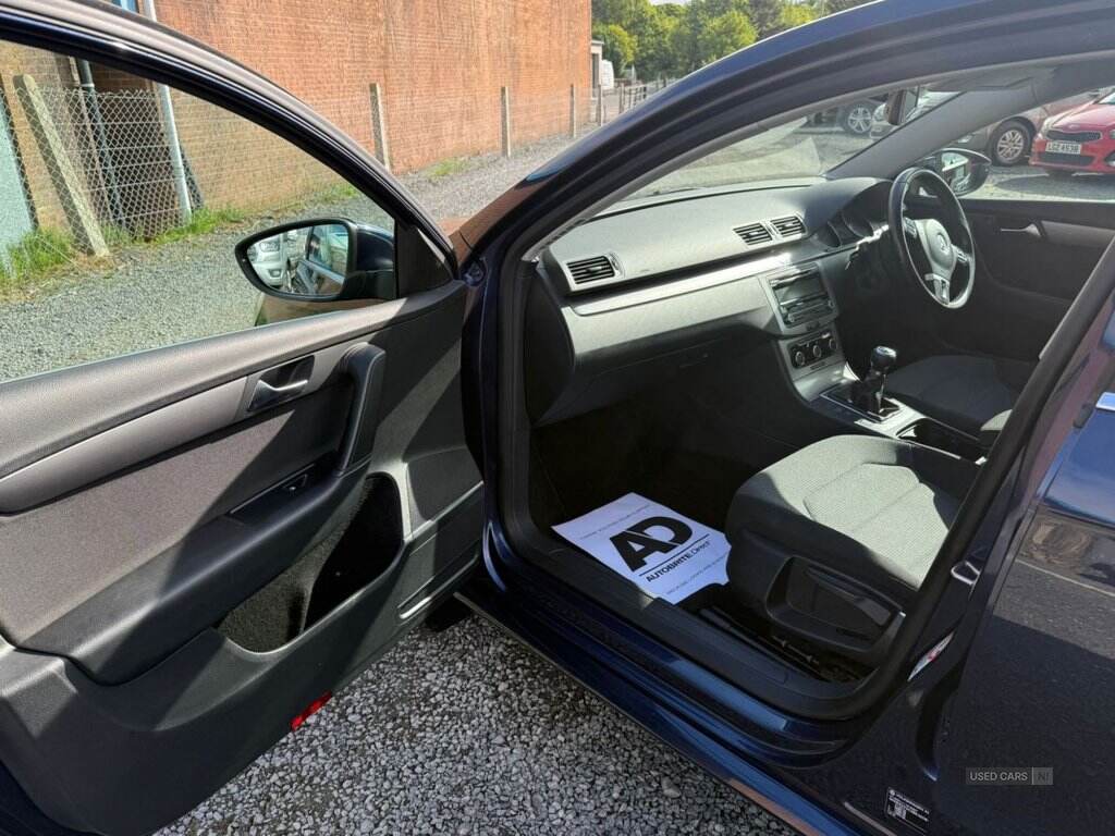 Apr 2011 Volkswagen Passat 1.6 TDI Bluemotion Tech SE 5dr
