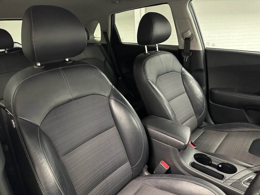 Aug 2018 Kia Niro 1.6 GDi Hybrid 2 5dr DCT