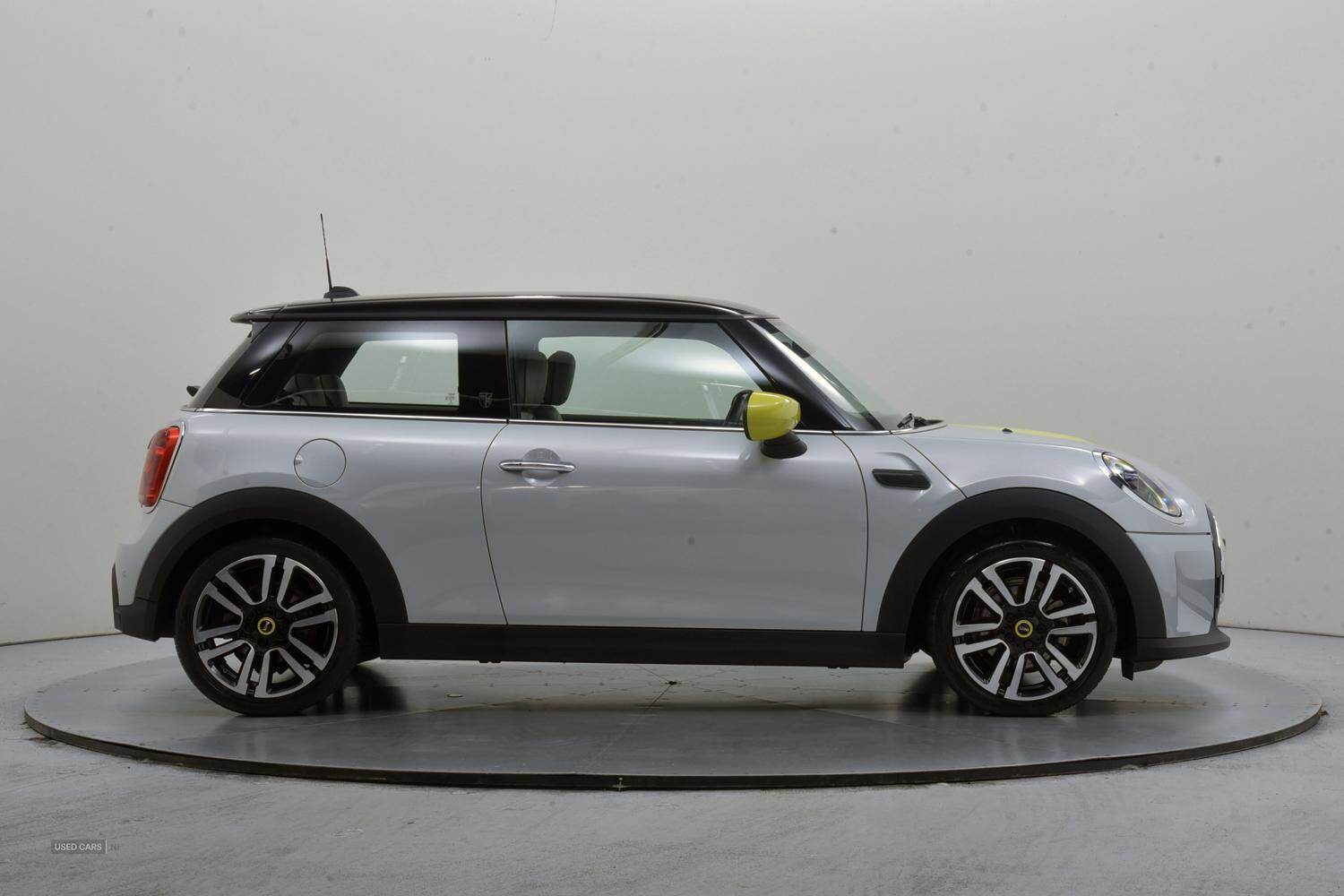 Feb 2022 MINI HATCHBACK 1.5 Cooper Exclusive 3dr