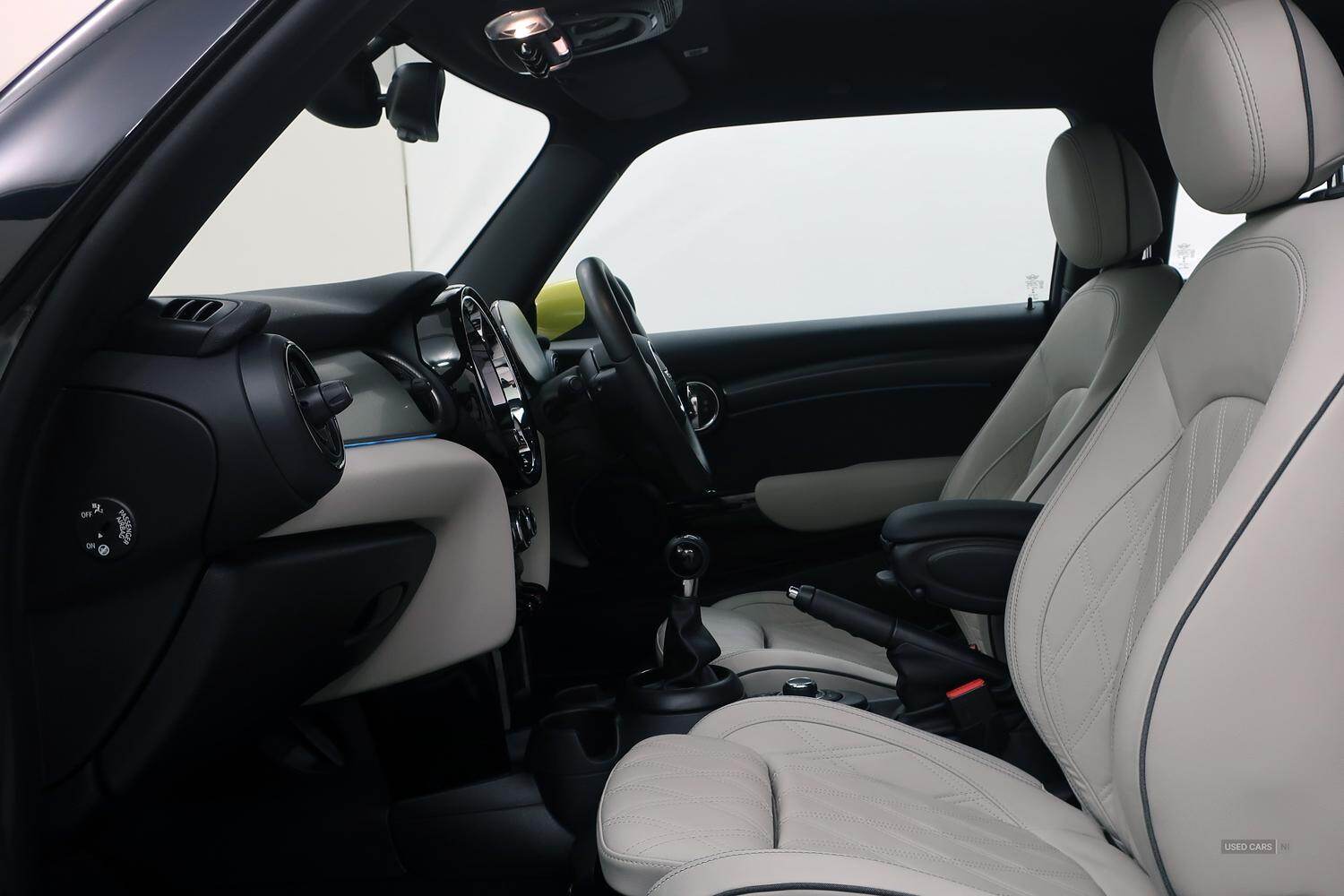 Feb 2022 MINI HATCHBACK 1.5 Cooper Exclusive 3dr
