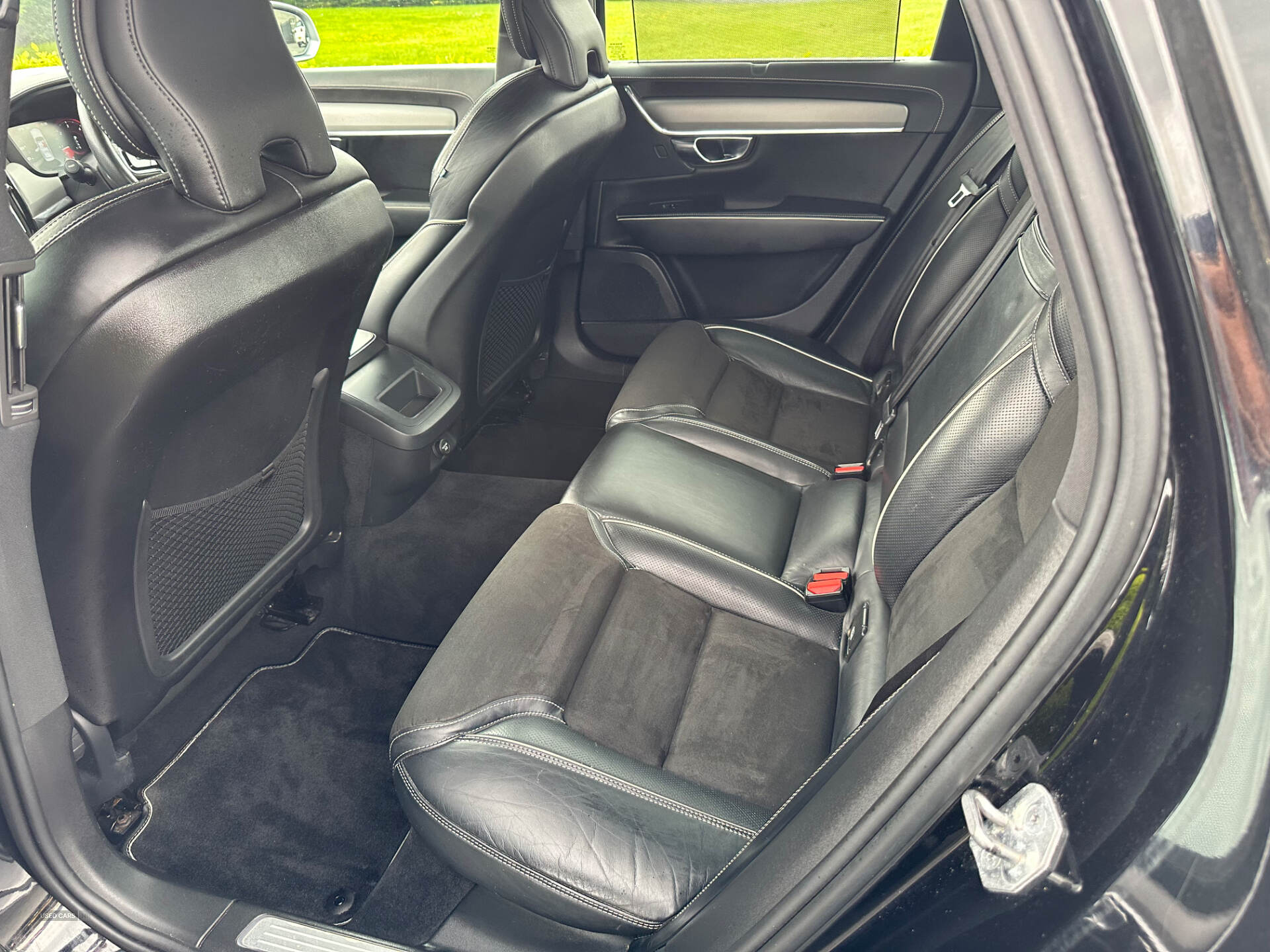 May 2019 Volvo S90 2.0 D4 R DESIGN 4dr Geartronic