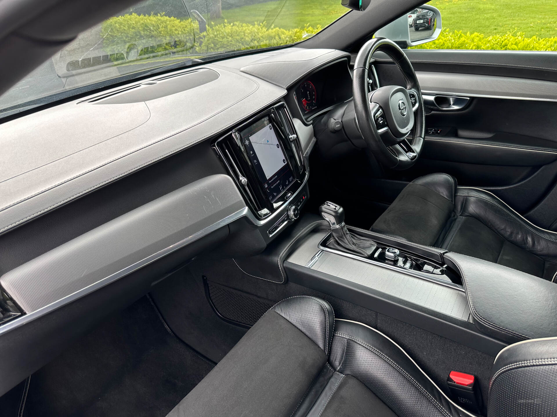 May 2019 Volvo S90 2.0 D4 R DESIGN 4dr Geartronic