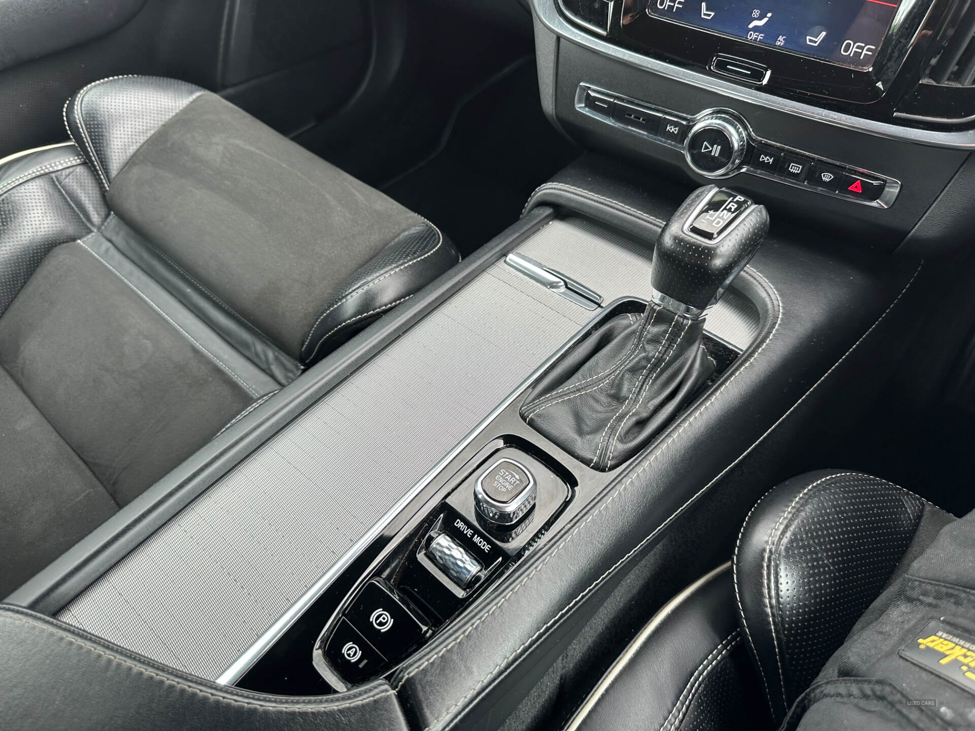 May 2019 Volvo S90 2.0 D4 R DESIGN 4dr Geartronic