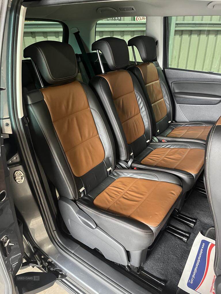 Oct 2016 Seat Alhambra 2.0 TDI CR SE Lux [150] 5dr DSG