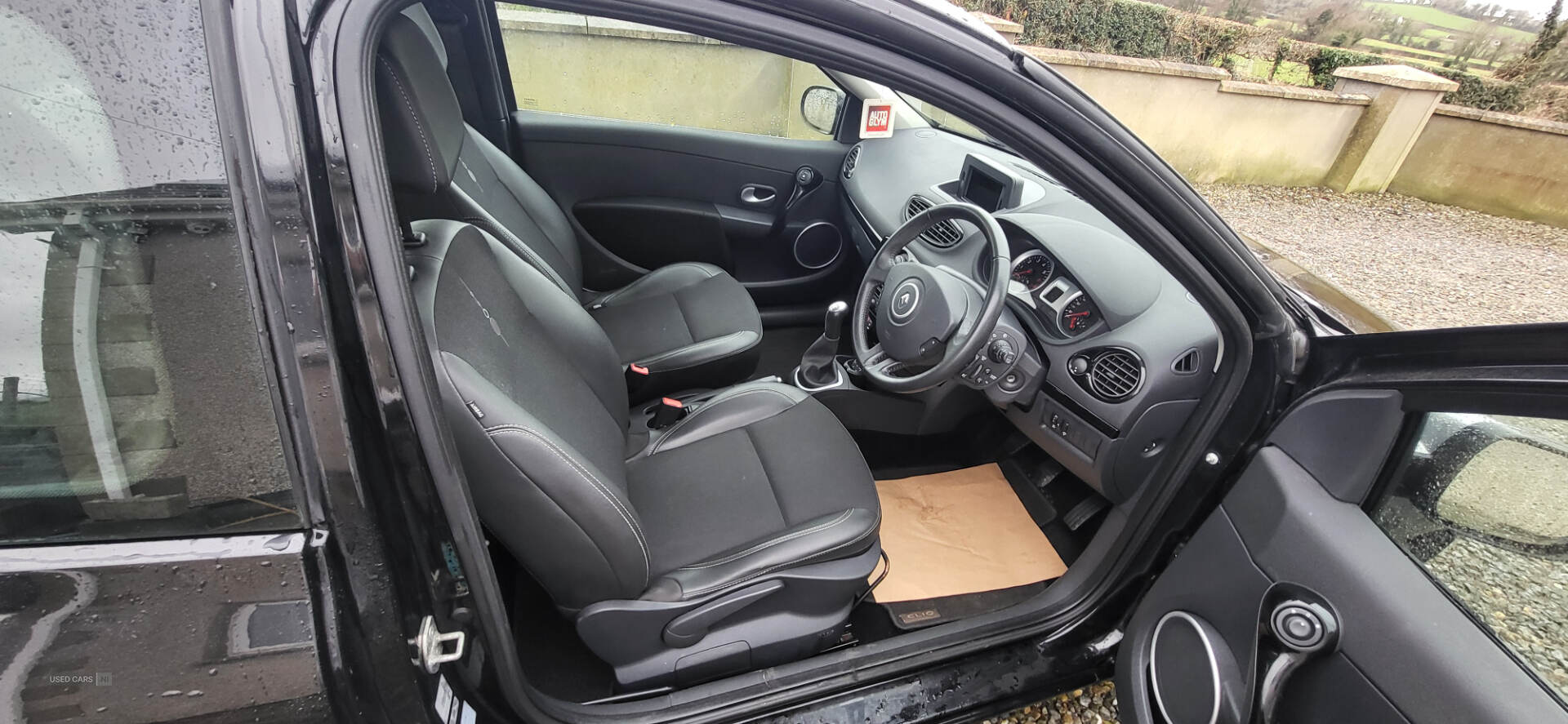 May 2012 Renault Clio 1.2 16V Dynamique TomTom 3dr