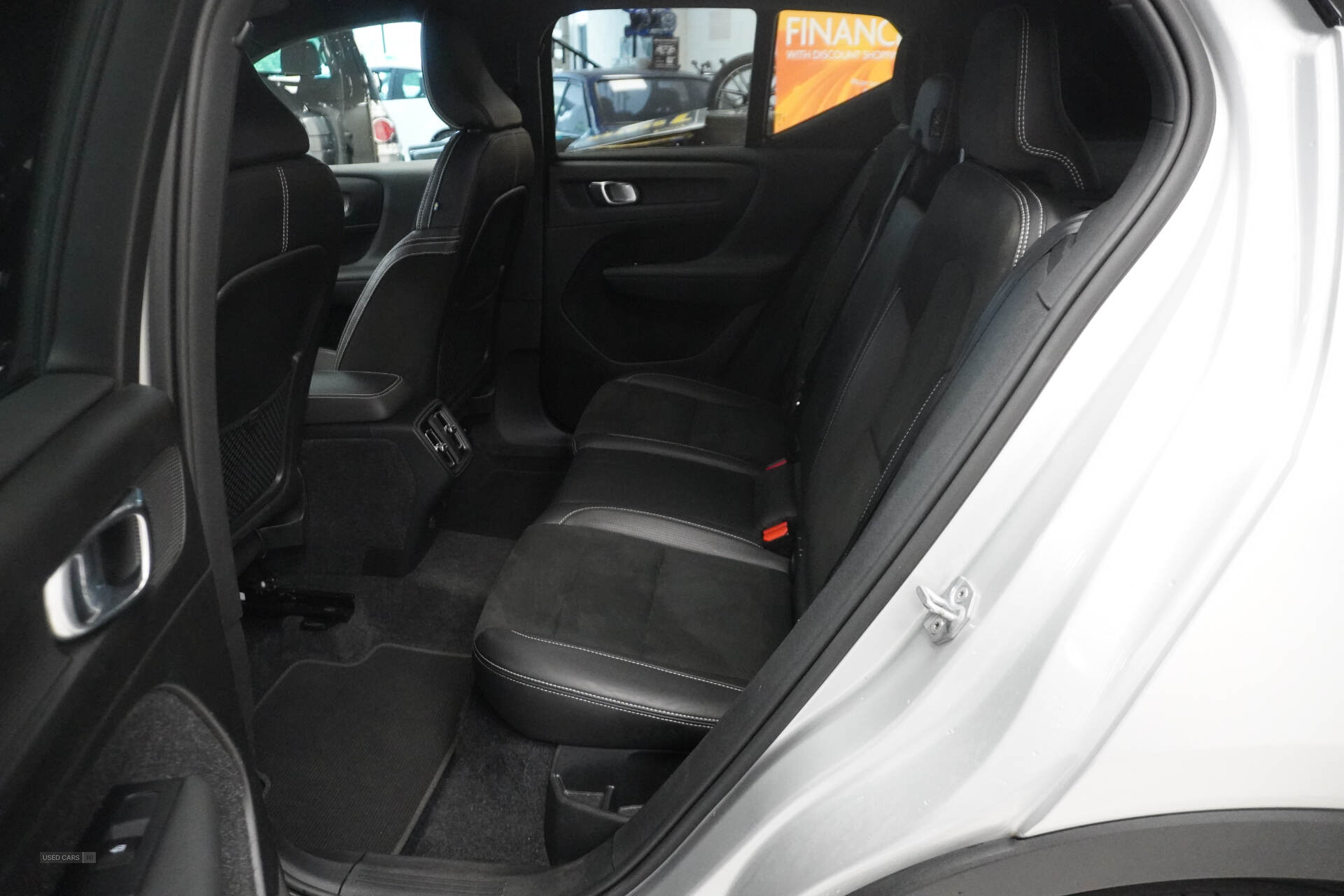 Dec 2018 Volvo XC40 2.0 D3 R DESIGN 5dr Geartronic