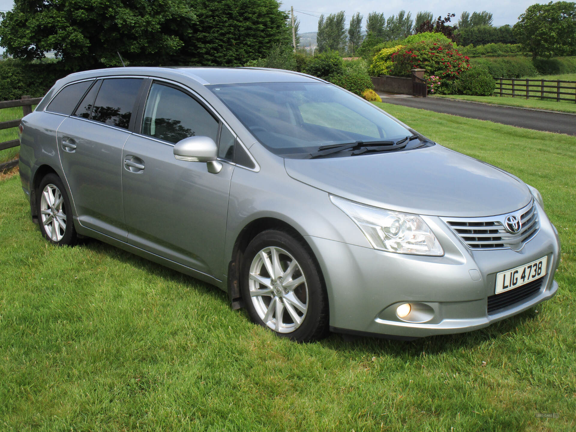 Jan 2011 Toyota Avensis 2.0 D-4D TR Nav 5dr