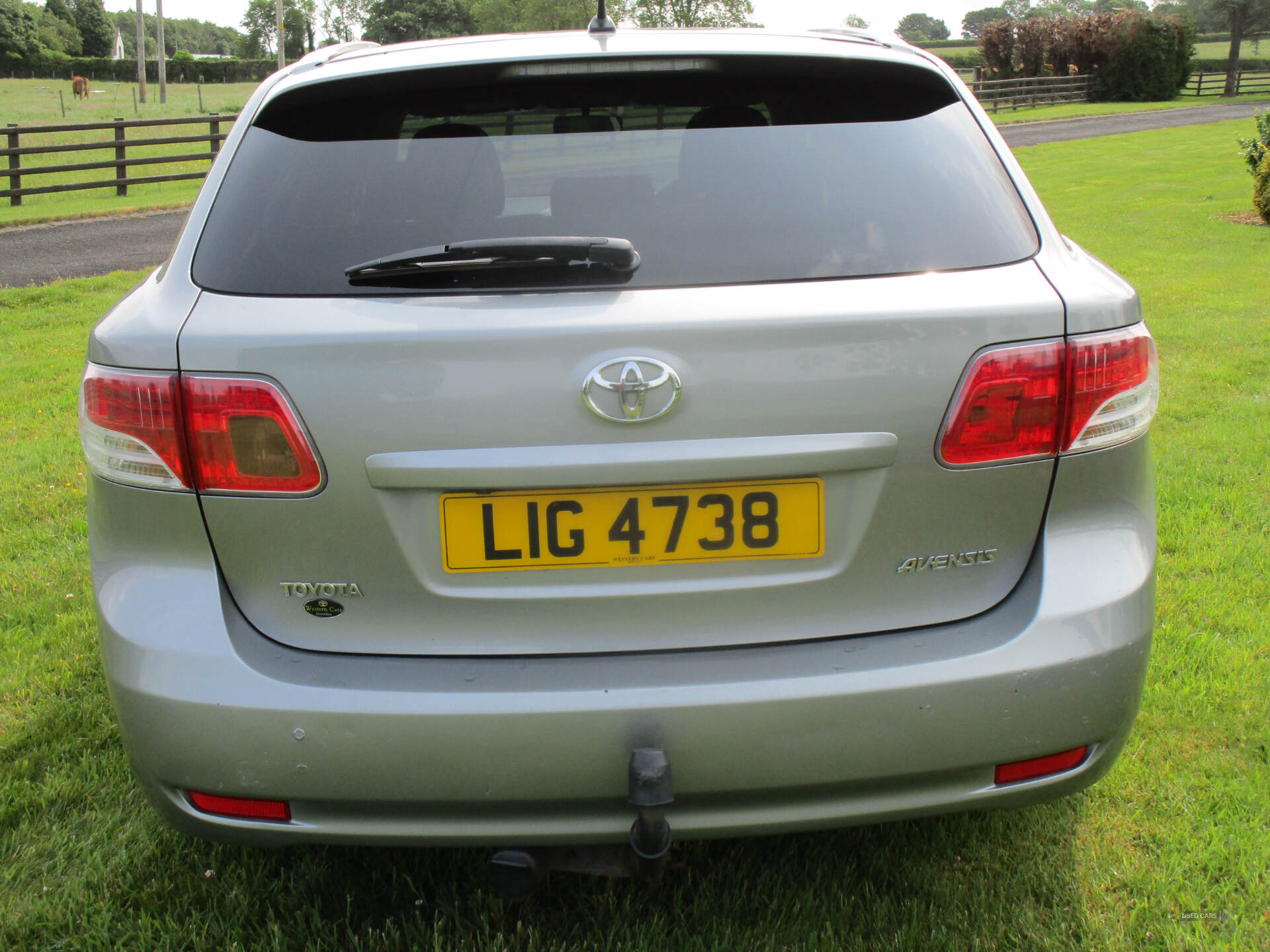 Jan 2011 Toyota Avensis 2.0 D-4D TR Nav 5dr