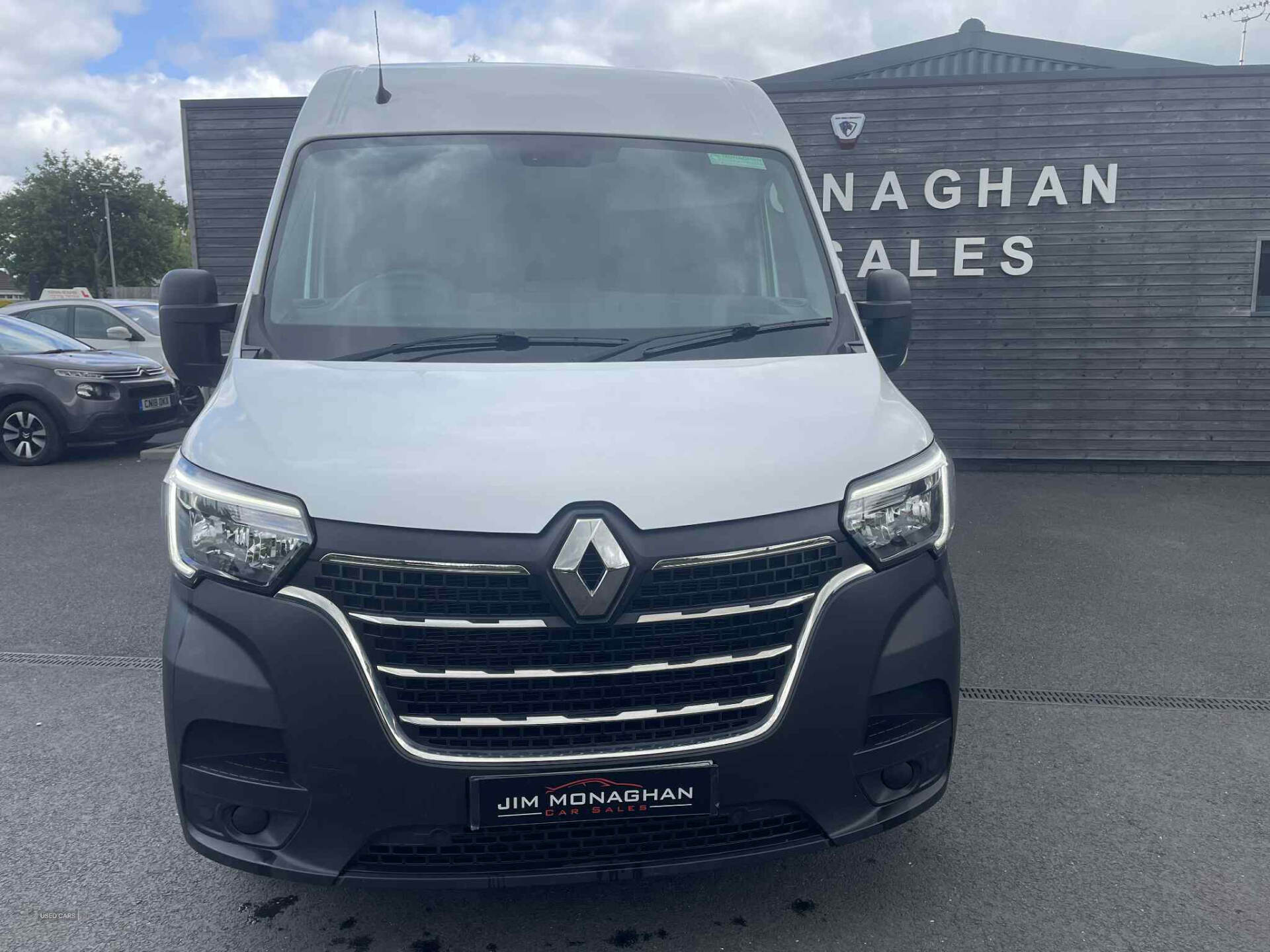 Jul 2022 Renault Master MM35dCi 135 Business+ Medium Roof Van