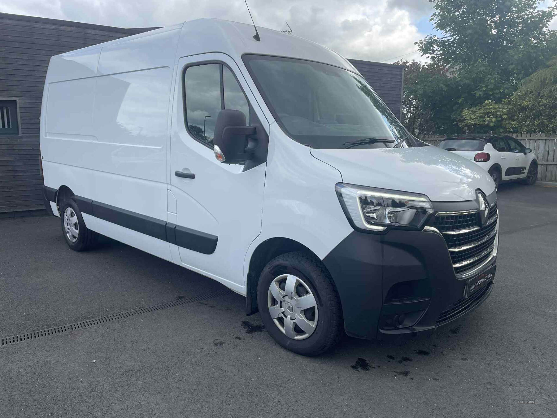 Jul 2022 Renault Master MM35dCi 135 Business+ Medium Roof Van