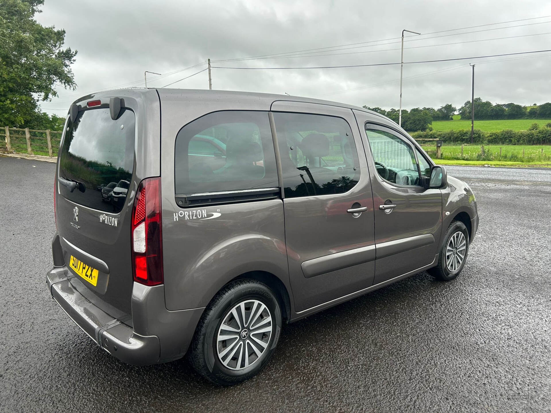 Jul 2017 Peugeot Partner Tepee 1.6 BlueHDi 100 Allure 5dr