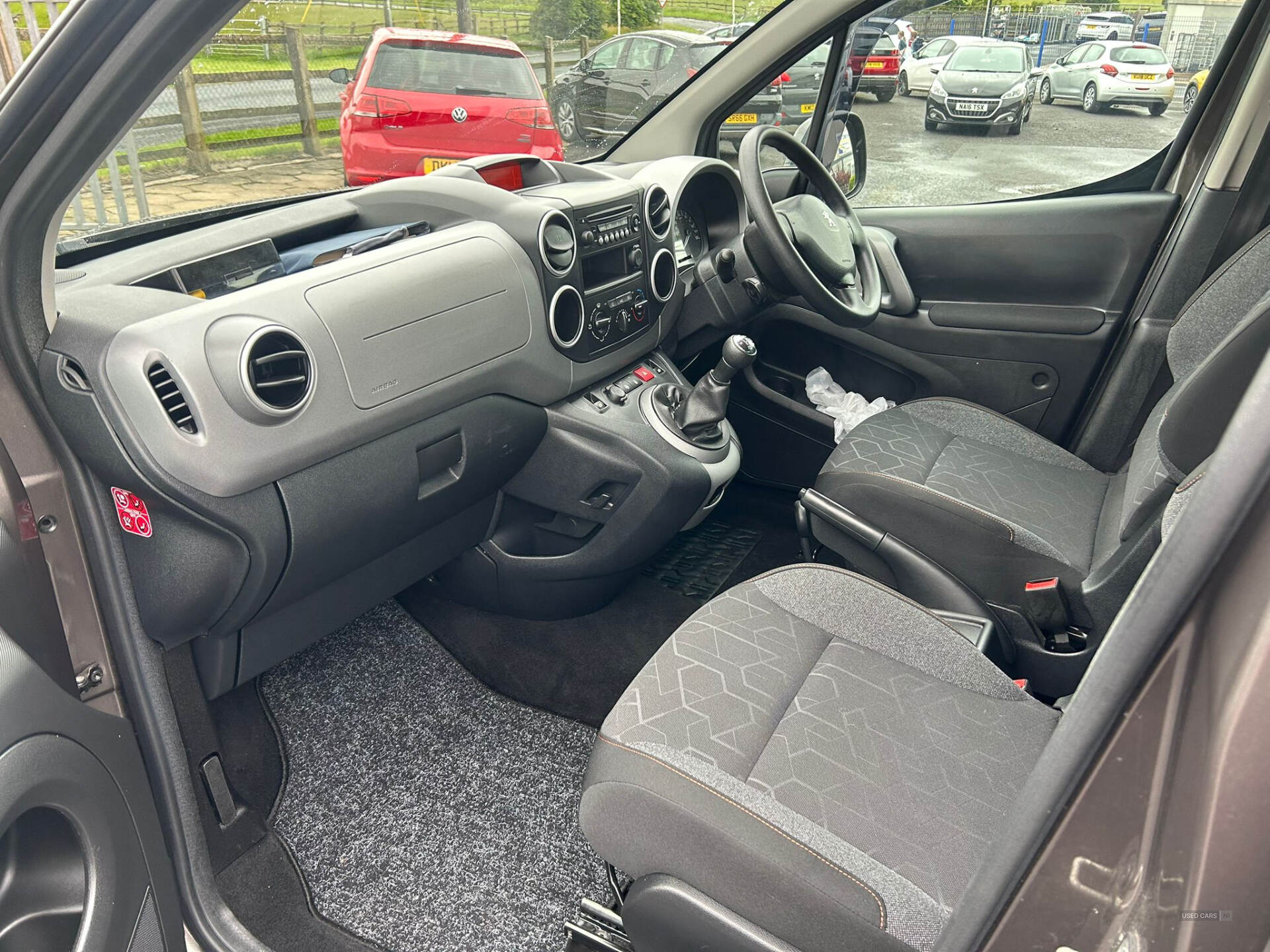 Jul 2017 Peugeot Partner Tepee 1.6 BlueHDi 100 Allure 5dr