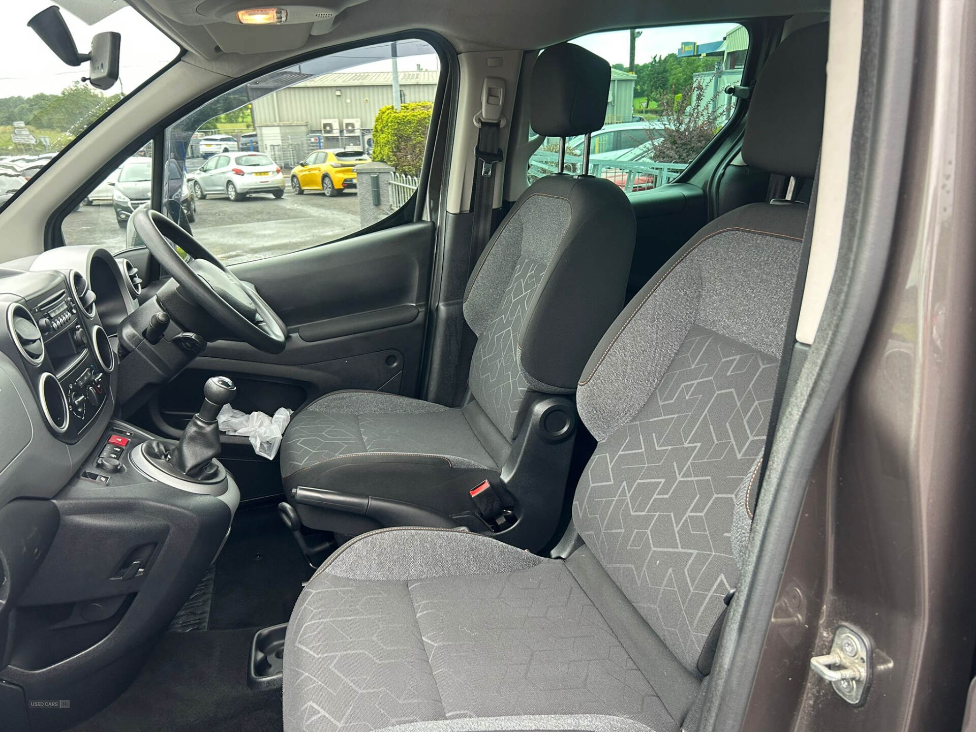 Jul 2017 Peugeot Partner Tepee 1.6 BlueHDi 100 Allure 5dr