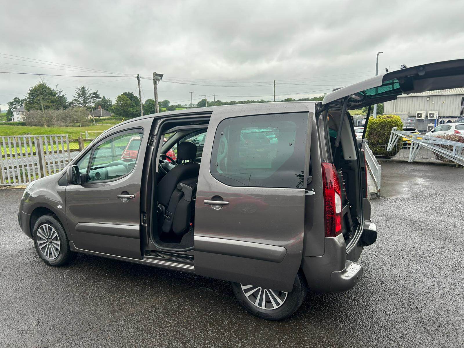 Jul 2017 Peugeot Partner Tepee 1.6 BlueHDi 100 Allure 5dr
