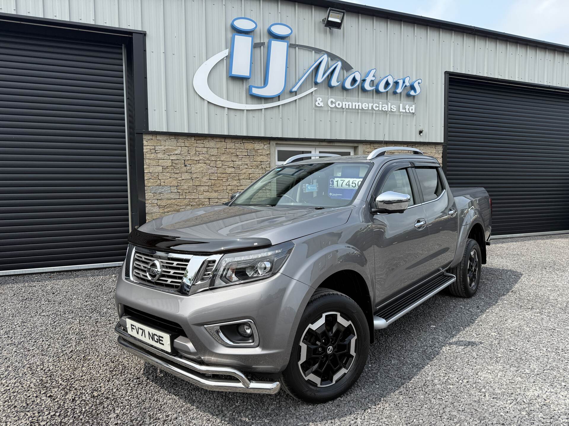 Nov 2021 Nissan Navara Double Cab Pick Up Tekna 2.3dCi 190 TT 4WD Auto