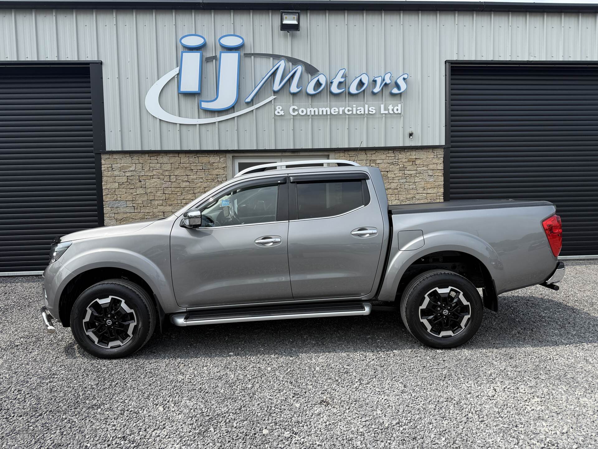 Nov 2021 Nissan Navara Double Cab Pick Up Tekna 2.3dCi 190 TT 4WD Auto