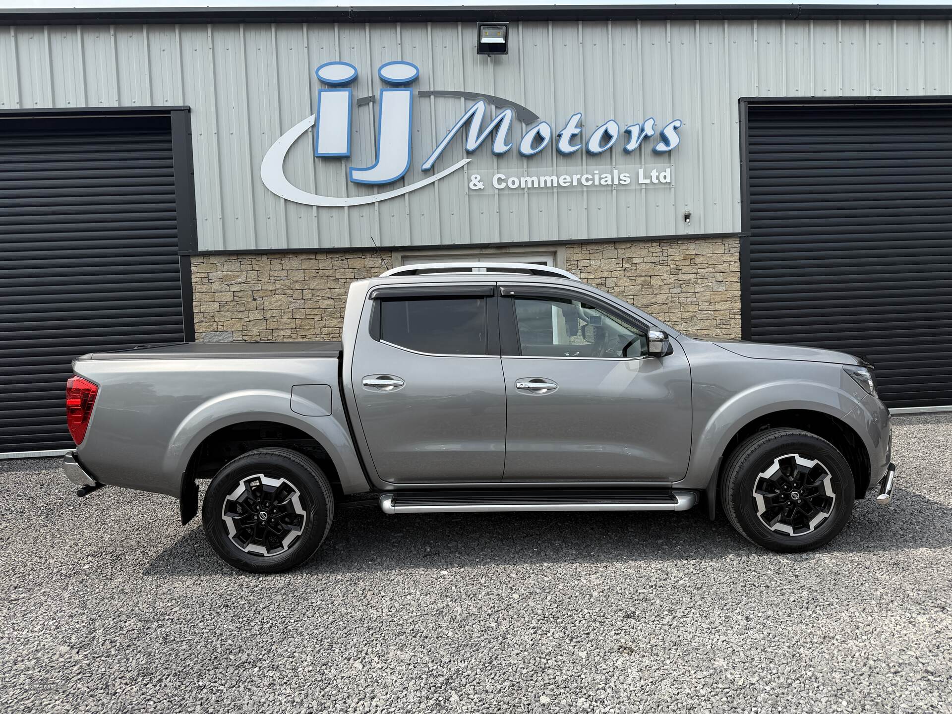 Nov 2021 Nissan Navara Double Cab Pick Up Tekna 2.3dCi 190 TT 4WD Auto