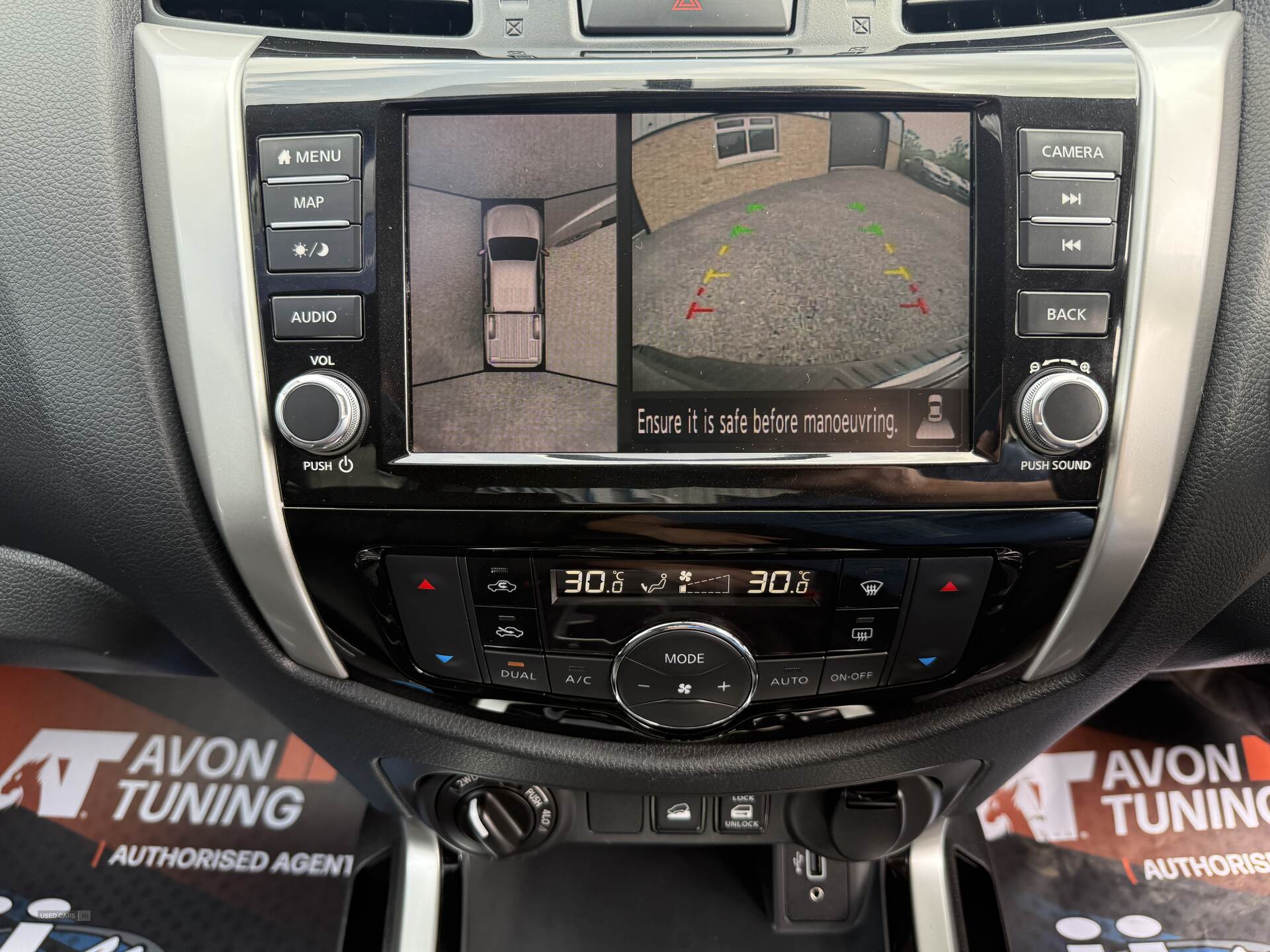 Nov 2021 Nissan Navara Double Cab Pick Up Tekna 2.3dCi 190 TT 4WD Auto