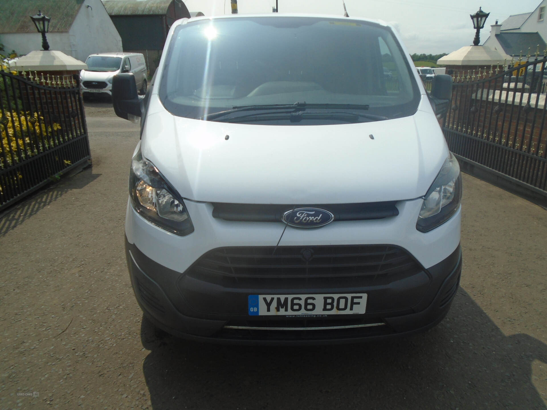 Jan 2017 Ford Transit Custom 2.0 TDCi 105ps Low Roof Van