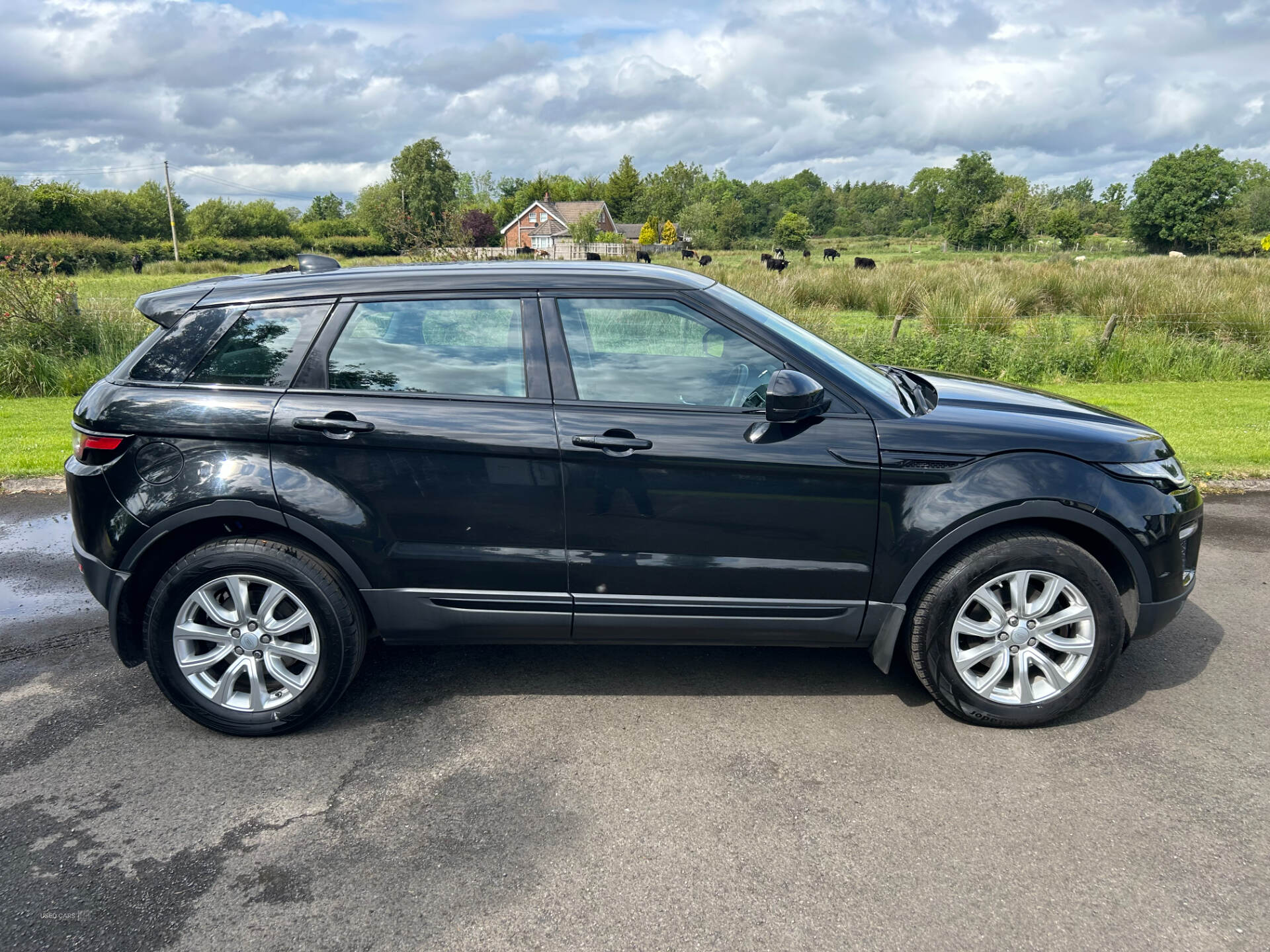 Jan 2017 Land Rover Range Rover Evoque 2.0 TD4 SE Tech 5dr Auto
