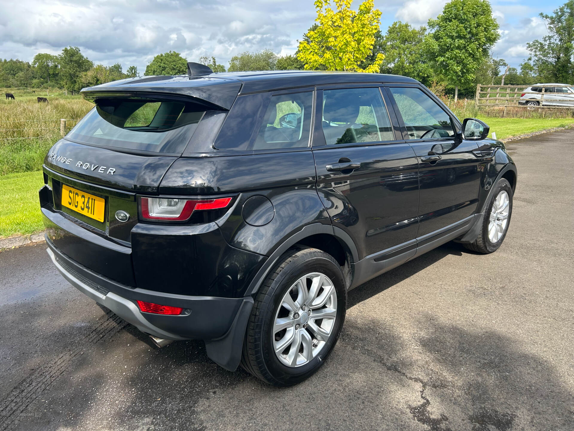 Jan 2017 Land Rover Range Rover Evoque 2.0 TD4 SE Tech 5dr Auto