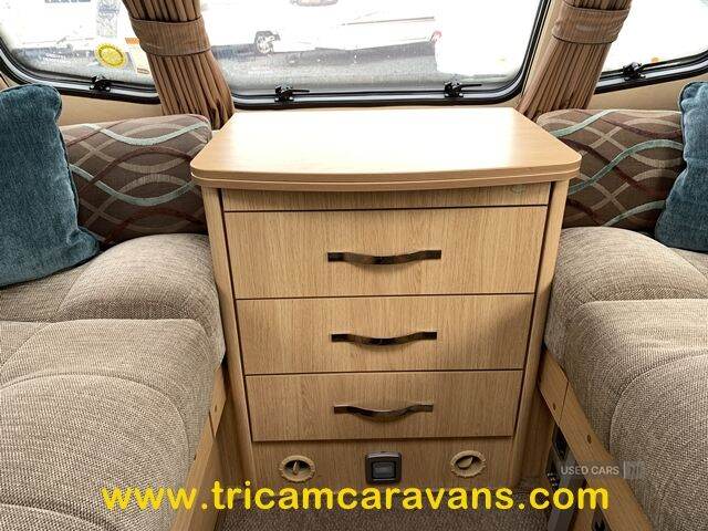 2011 Coachman Pastiche 460/2 2 Berth