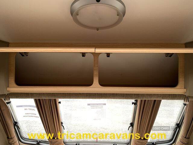 2011 Coachman Pastiche 460/2 2 Berth