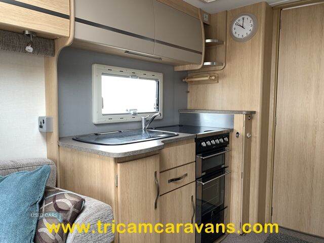 2011 Coachman Pastiche 460/2 2 Berth