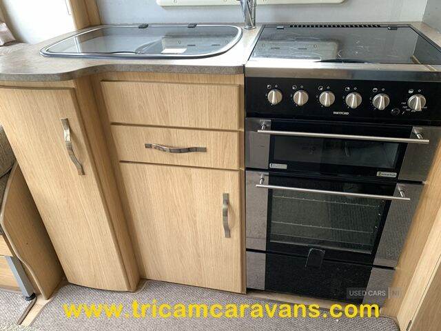 2011 Coachman Pastiche 460/2 2 Berth