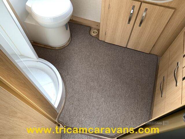 2011 Coachman Pastiche 460/2 2 Berth