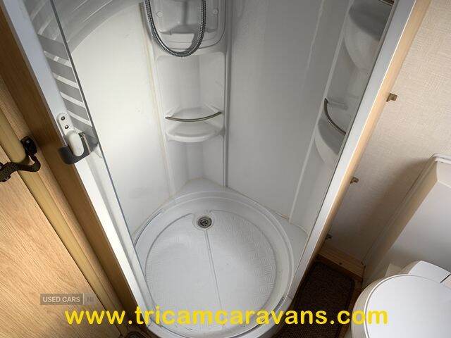 2011 Coachman Pastiche 460/2 2 Berth