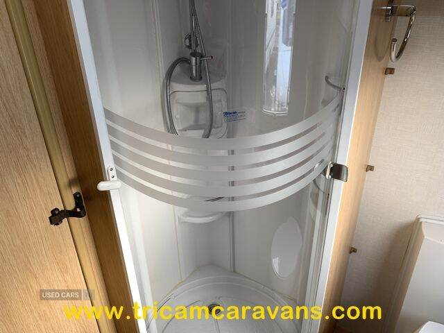 2011 Coachman Pastiche 460/2 2 Berth