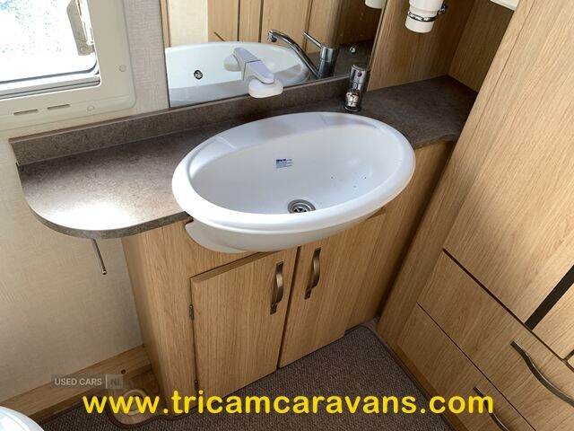 2011 Coachman Pastiche 460/2 2 Berth