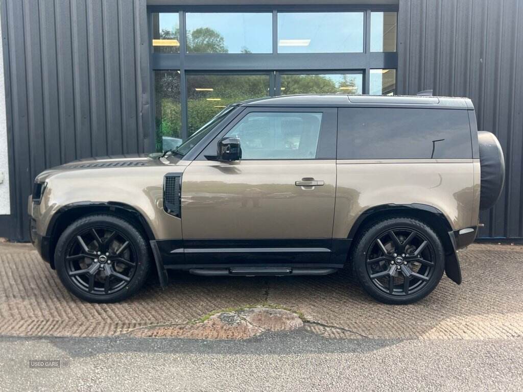 Oct 2022 Land Rover Defender 3.0 D250 X-Dynamic HSE 90 3dr Auto