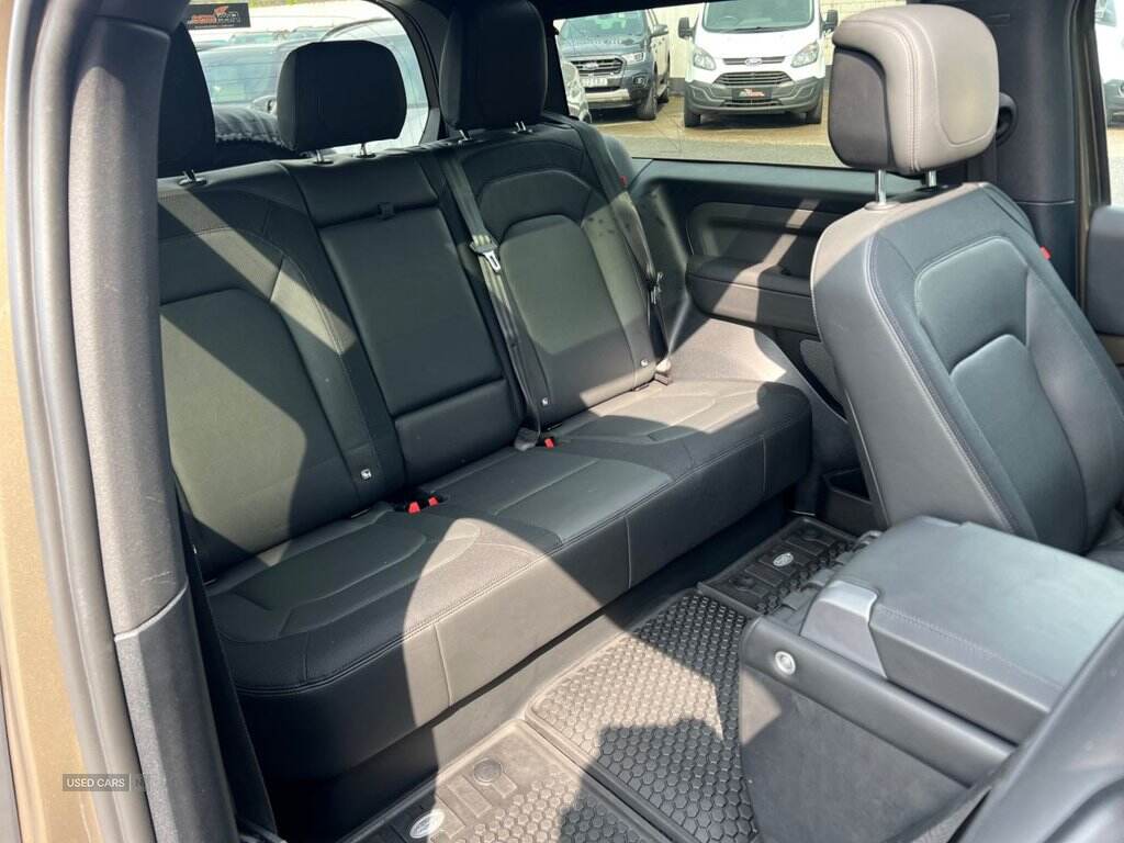 Oct 2022 Land Rover Defender 3.0 D250 X-Dynamic HSE 90 3dr Auto