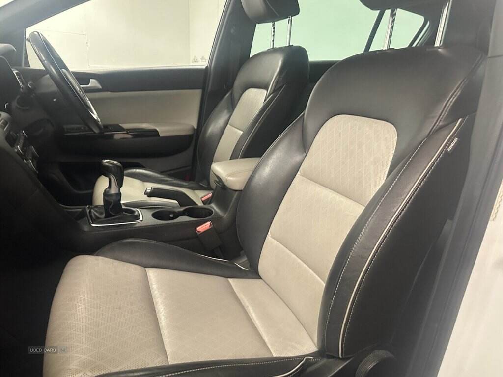 Jan 2017 Kia Sportage 2.0 CRDi GT-Line 5dr [AWD]