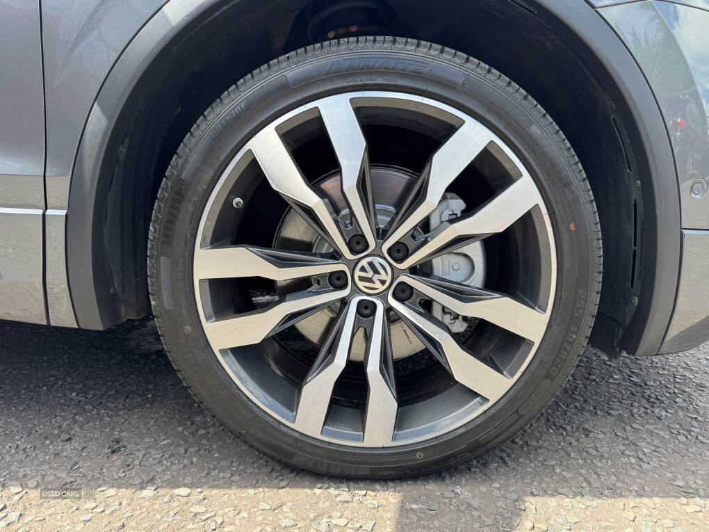 Apr 2017 Volkswagen Tiguan 2.0 BiTDi 240 4Motion R-Line 5dr DSG
