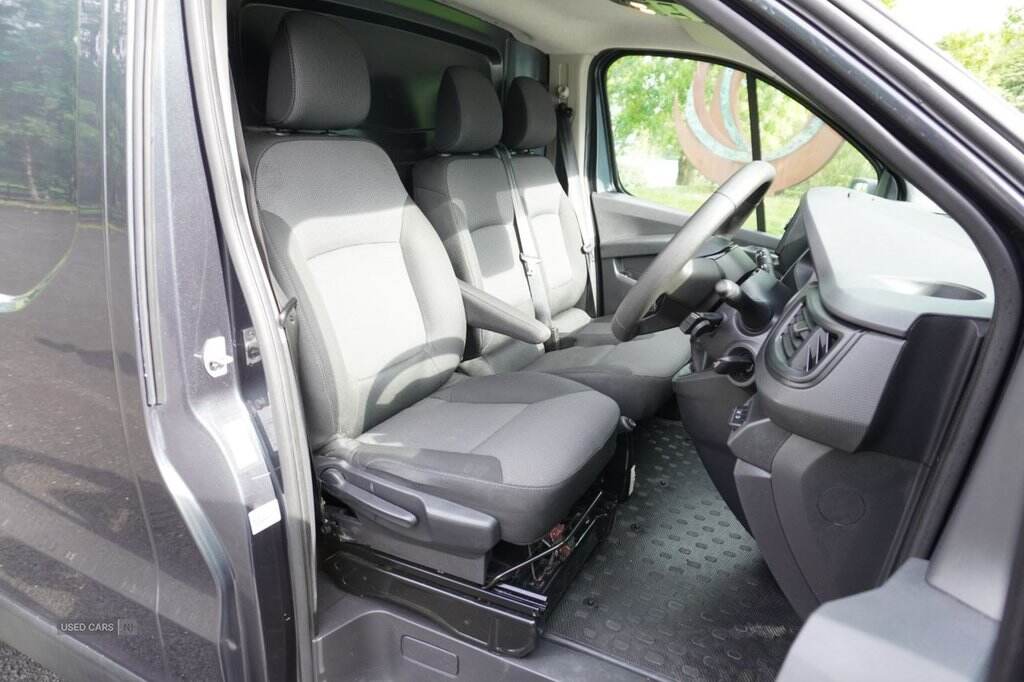 Jun 2022 Renault Trafic SL28 Blue dCi 130 Business Van