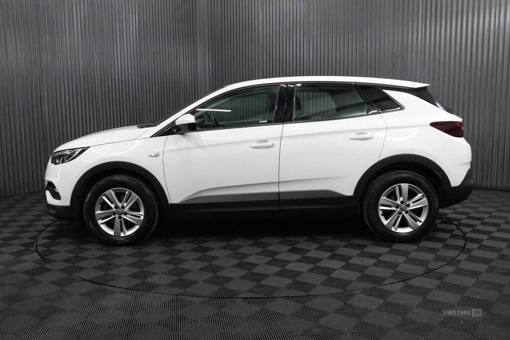 Aug 2018 Vauxhall Grandland X 1.6 Turbo D SE 5dr