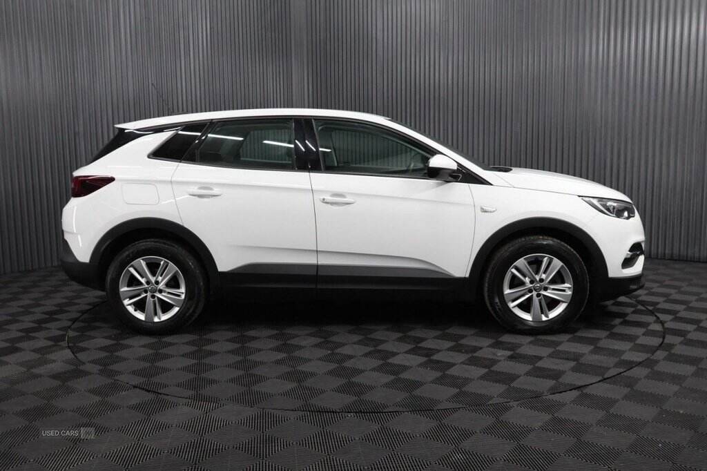 Aug 2018 Vauxhall Grandland X 1.6 Turbo D SE 5dr