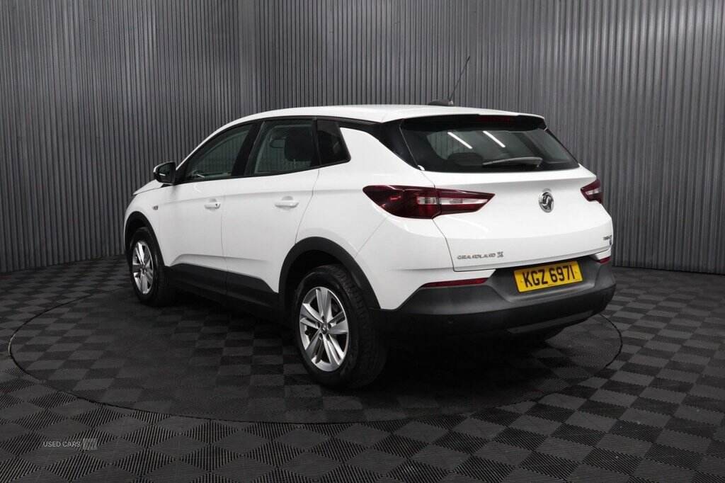 Aug 2018 Vauxhall Grandland X 1.6 Turbo D SE 5dr