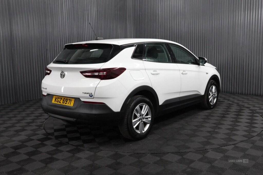Aug 2018 Vauxhall Grandland X 1.6 Turbo D SE 5dr
