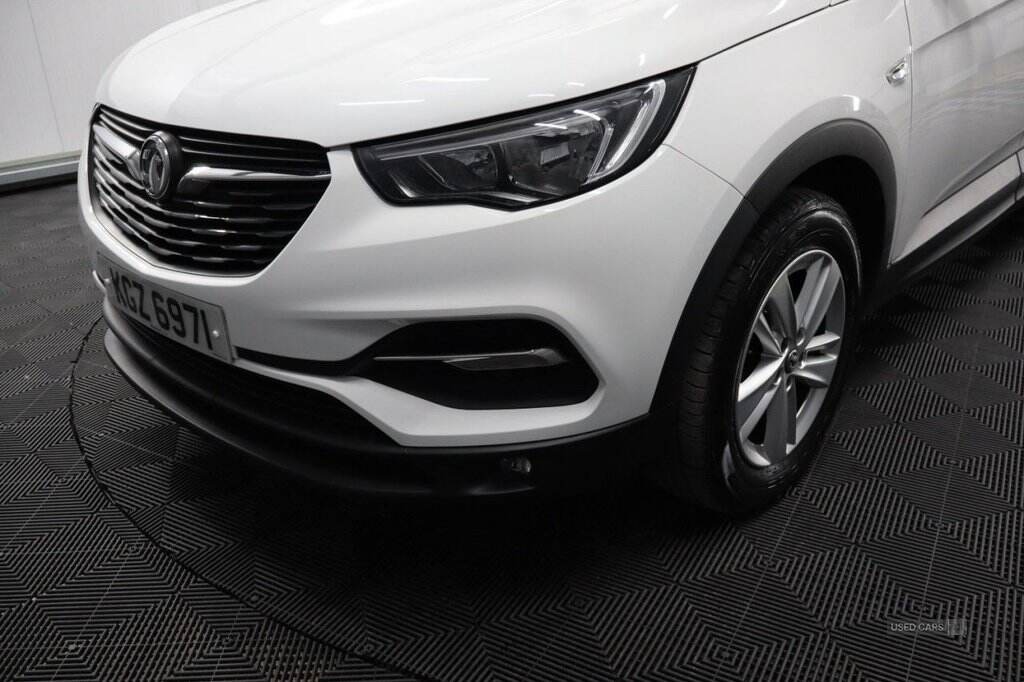 Aug 2018 Vauxhall Grandland X 1.6 Turbo D SE 5dr