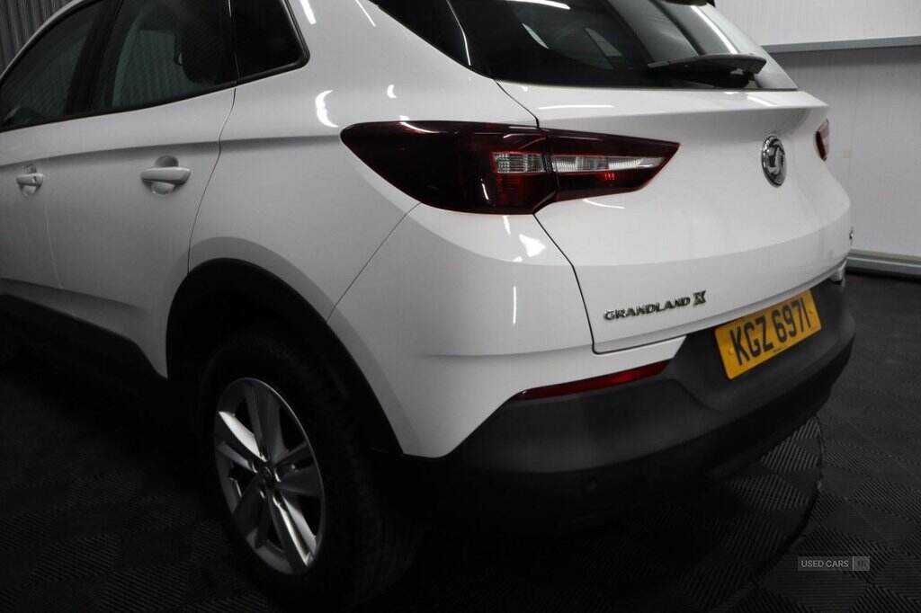 Aug 2018 Vauxhall Grandland X 1.6 Turbo D SE 5dr