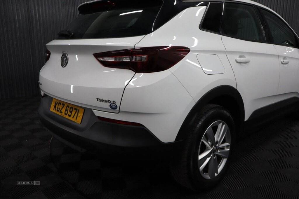 Aug 2018 Vauxhall Grandland X 1.6 Turbo D SE 5dr
